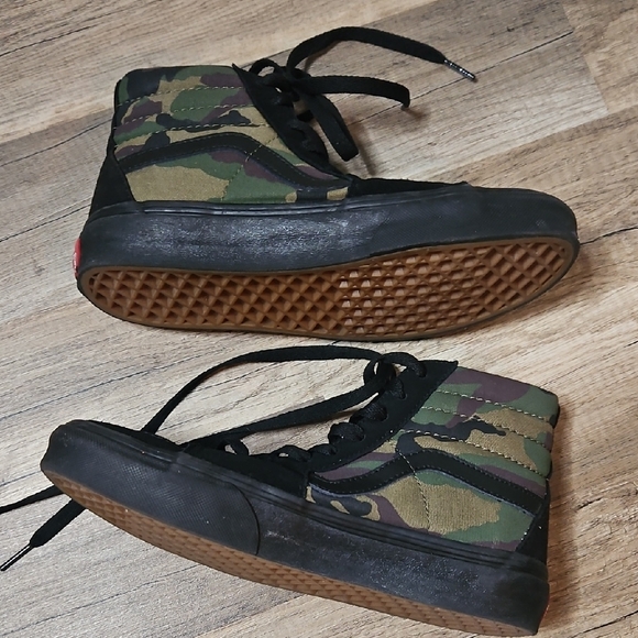 Vans Camo and Black High-Top Sneakers - Picture 2 of 6